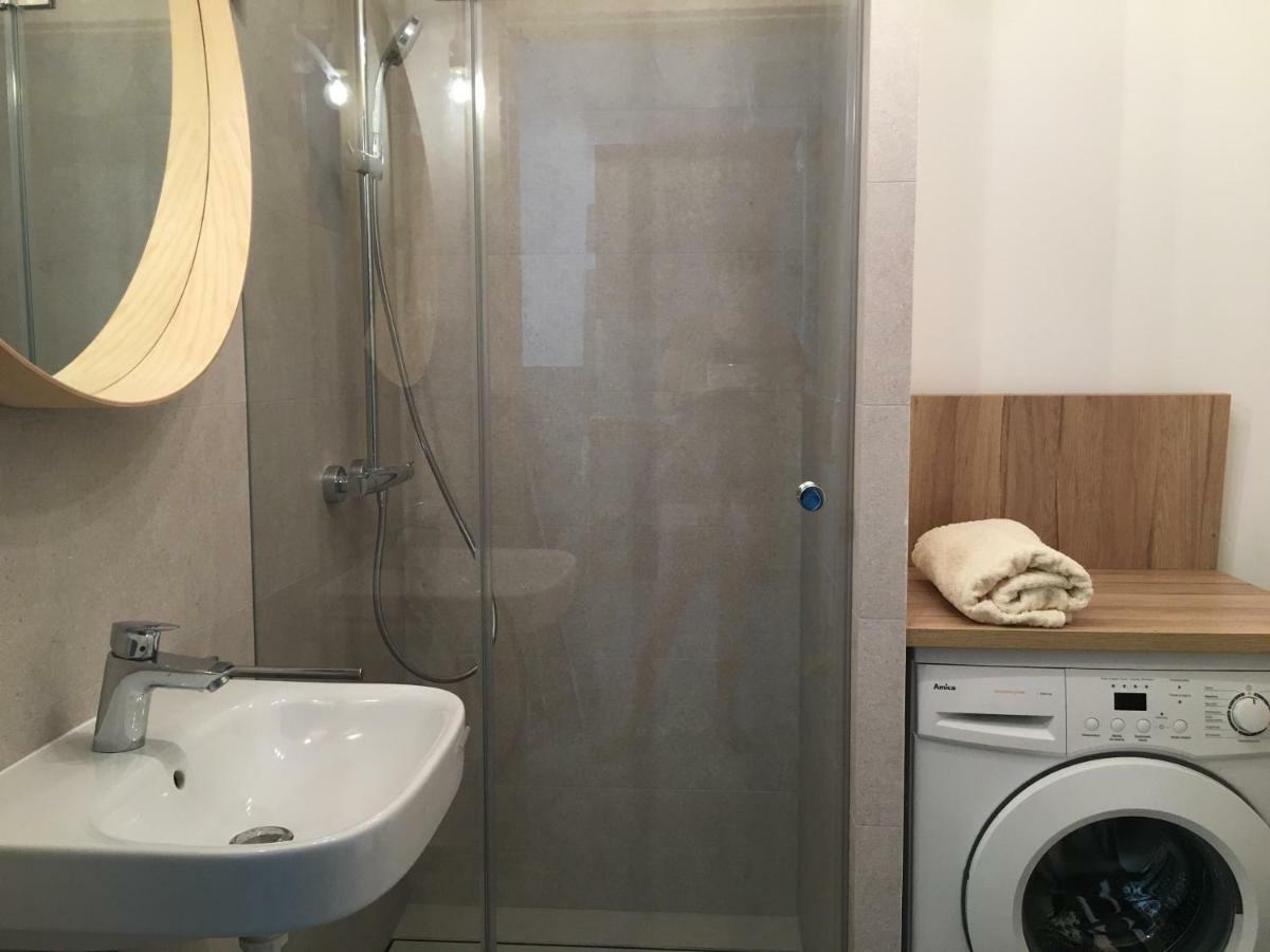 Shoq Studio Nice Apartment With Private Parking Cracovia Exterior foto